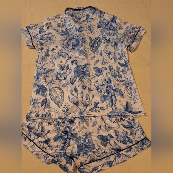 Floral Blue and White Womens Pajamas - Picture 3 of 5